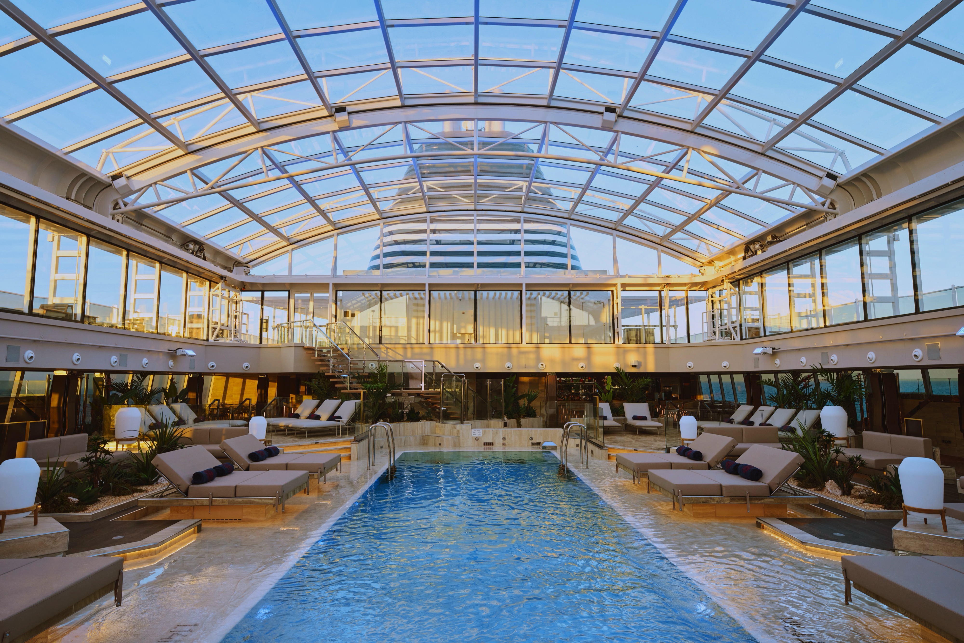 EXPLORA I - The Conservatory Pool & Bar